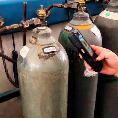 Βιομηχανικός κύλινδρος LPG αερίου που ακολουθεί τη γρήγορη ετικέττα κώδικα ανίχνευσης QR